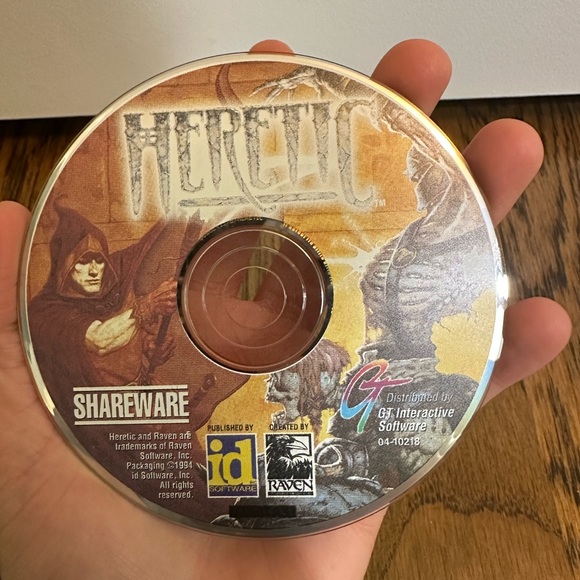 HERETIC CD-ROM PC game 1994 ID Software Raven Software DISC ONLY - Picture 3 of 4